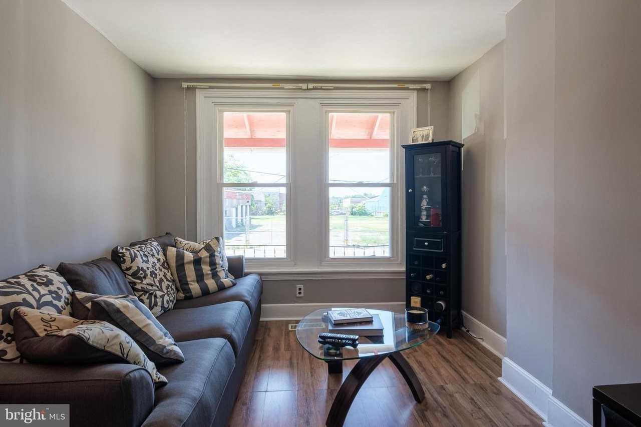 701 E Barnard St - Photo 5 of 16