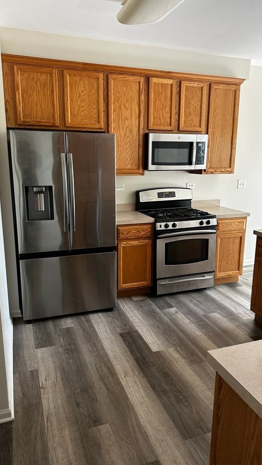 1527 Yellowstone Dr - Photo 3 of 14