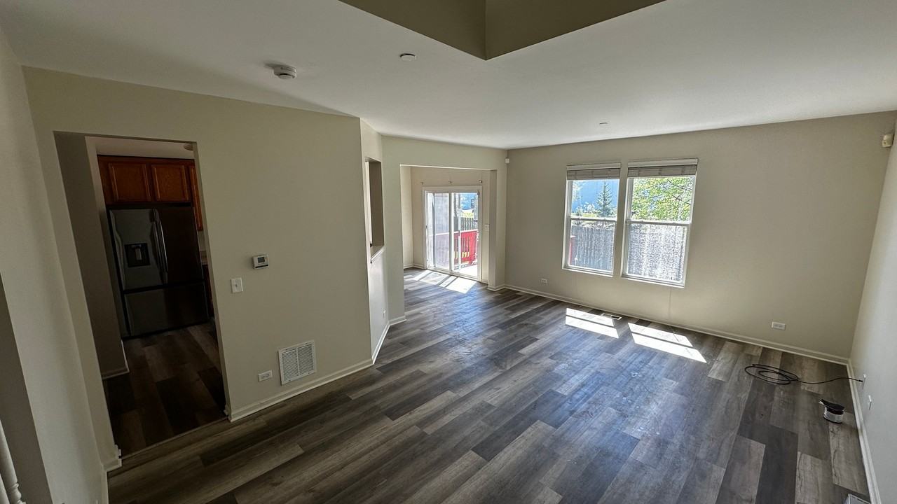 1527 Yellowstone Dr - Photo 5 of 14