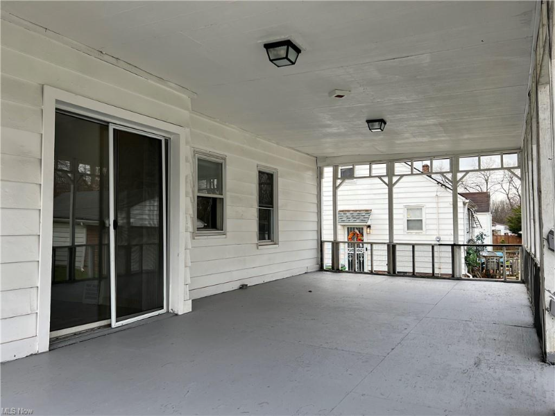 295 Grand Blvd - Photo 3 of 13