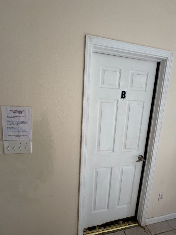 8 Bay Ave - Photo 2 of 8