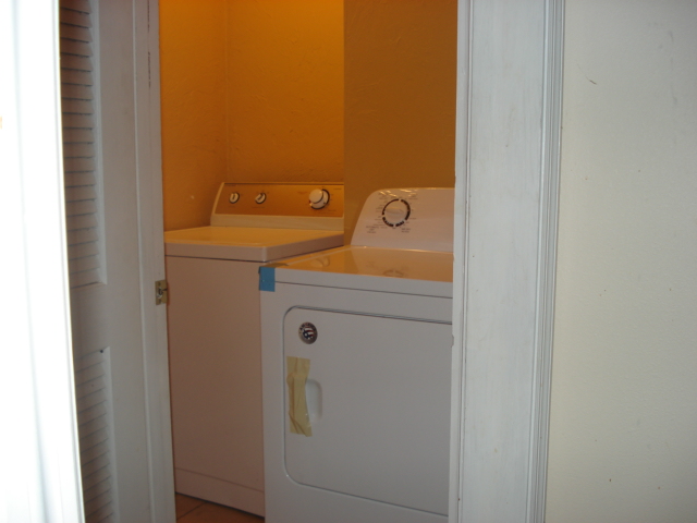 8 Bay Ave - Photo 7 of 8