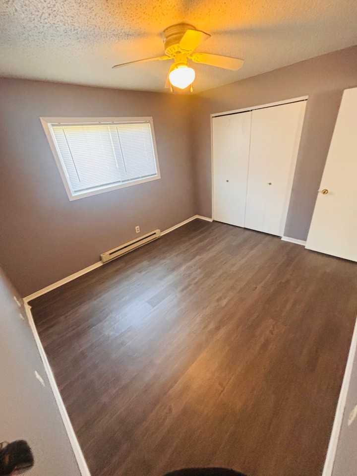 1660 E Summit St - Photo 7 of 13