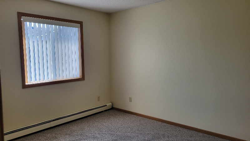 1035 13th St N - Photo 5 of 6