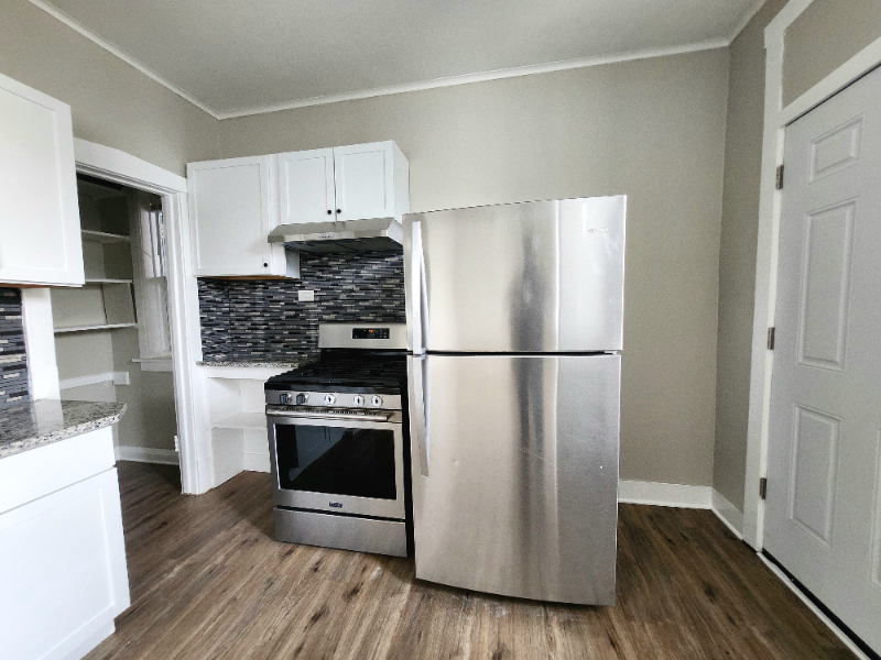 7848 S Burnham Ave #2N - Photo 2 of 11