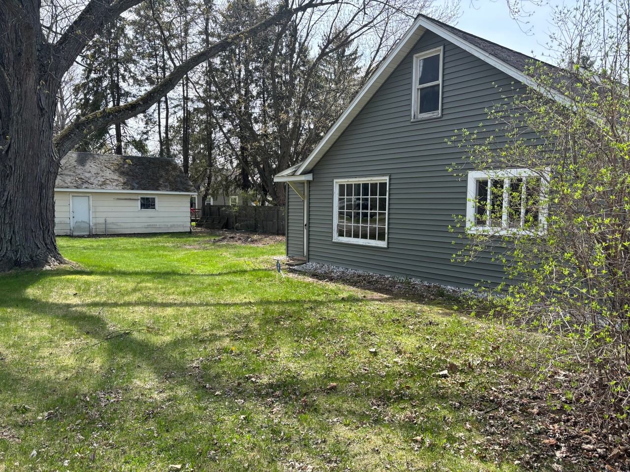 1701 Porter St - Photo 2 of 15