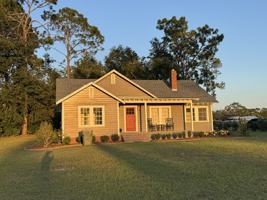 featured image of 708 Chester Ave N