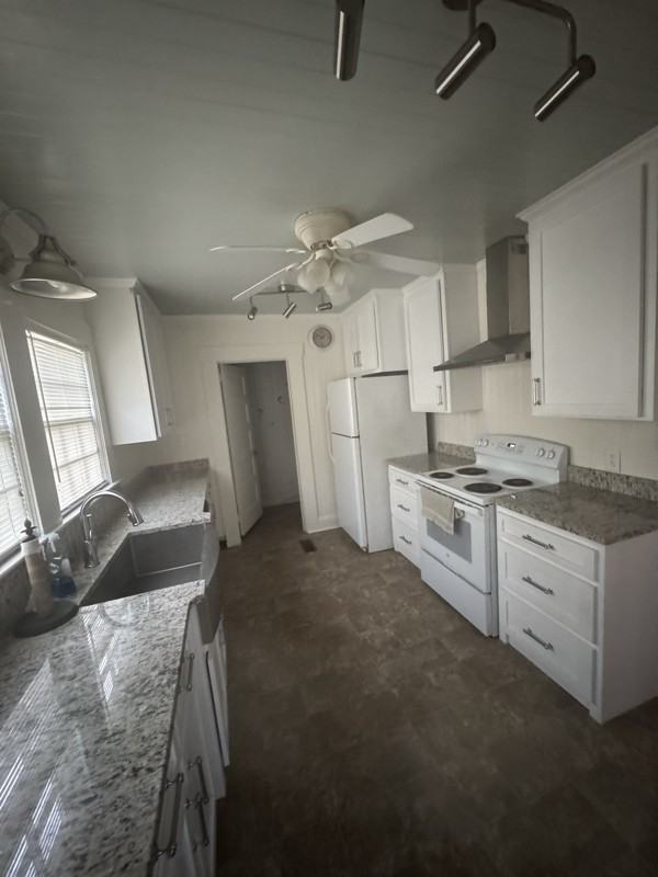 708 Chester Ave N - Photo 2 of 9