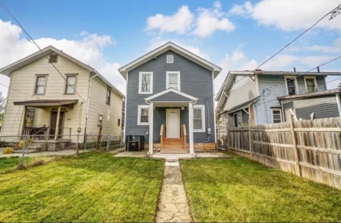 402 S Richardson Ave - Photo 2 of 10