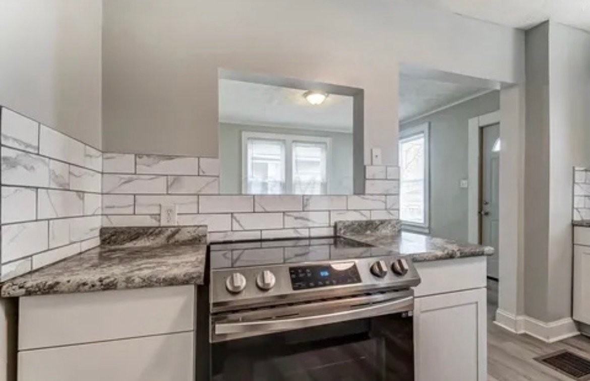 402 S Richardson Ave - Photo 7 of 10