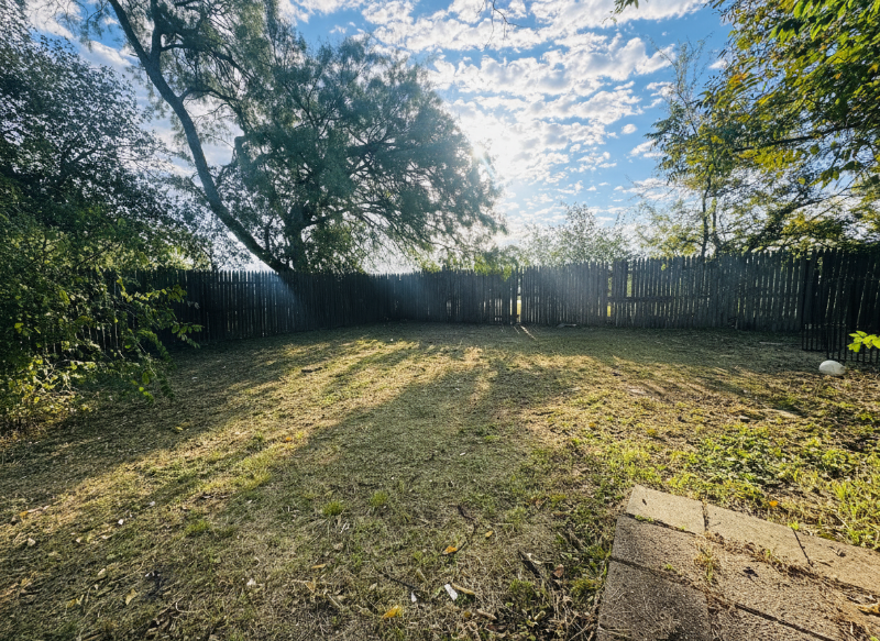 1835 Willow St - Photo 3 of 6