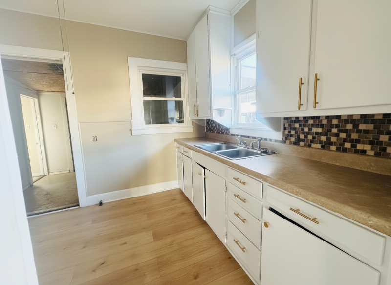 1835 Willow St - Photo 6 of 6