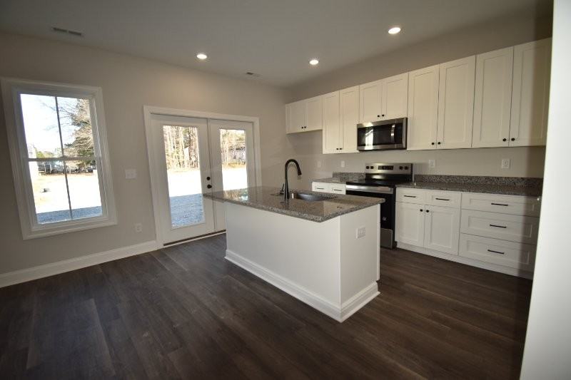 174 W Allen St - Photo 3 of 9