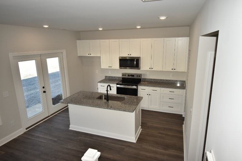 174 W Allen St - Photo 6 of 9