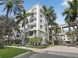 featured image of 2421 Ne 65th St #22