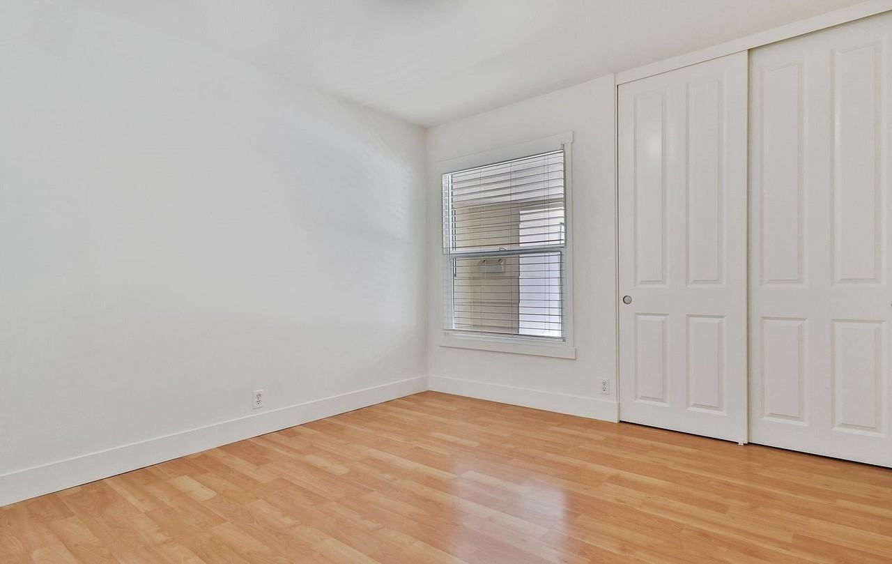 1917 Hobart Dr - Photo 7 of 14