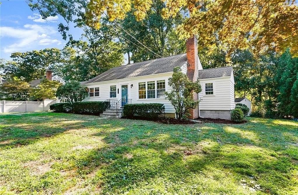 8 Deerwood Ct - Photo 2 of 18