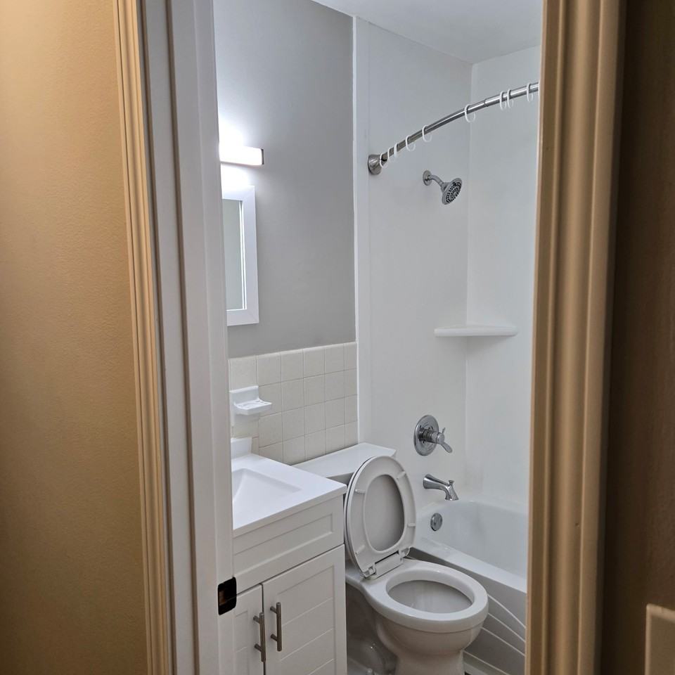 1230 7th St W #4 - Photo 4 of 16