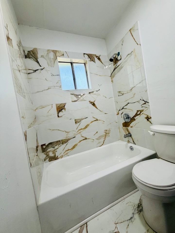 1735 Green St - Photo 7 of 19