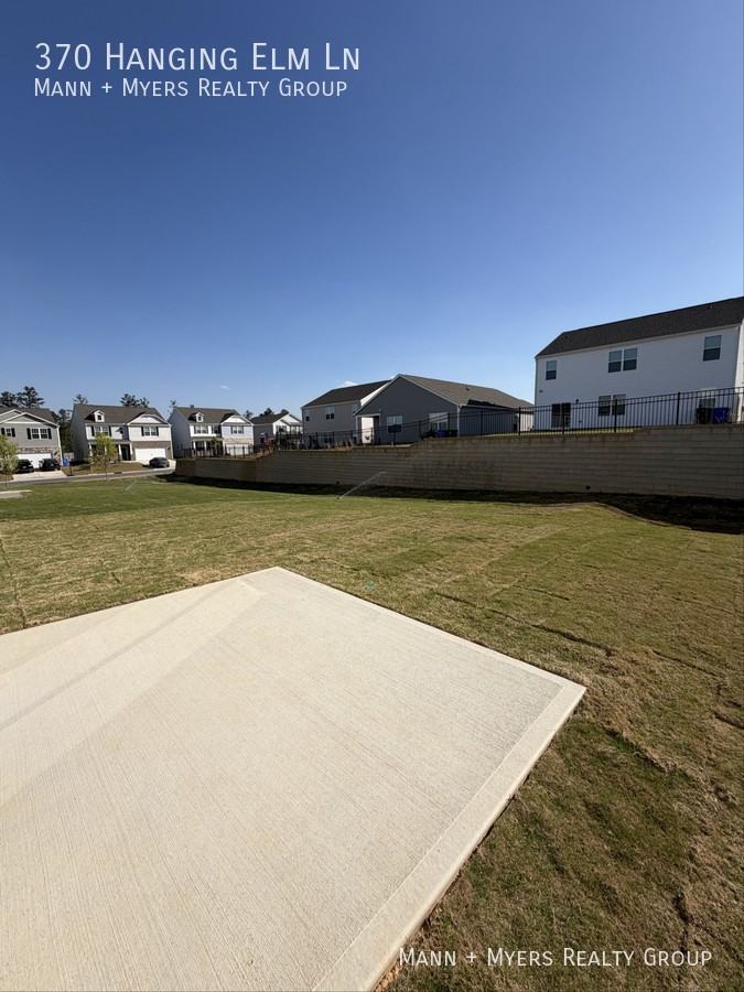 370 Hanging Elm Ln - Photo 3 of 29