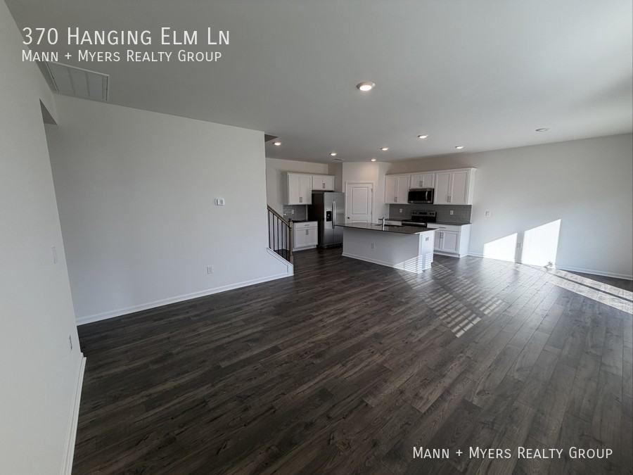 370 Hanging Elm Ln - Photo 5 of 29