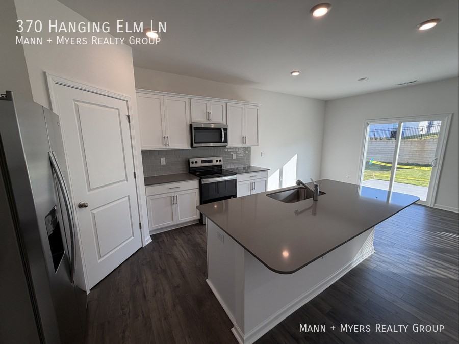 370 Hanging Elm Ln - Photo 6 of 29