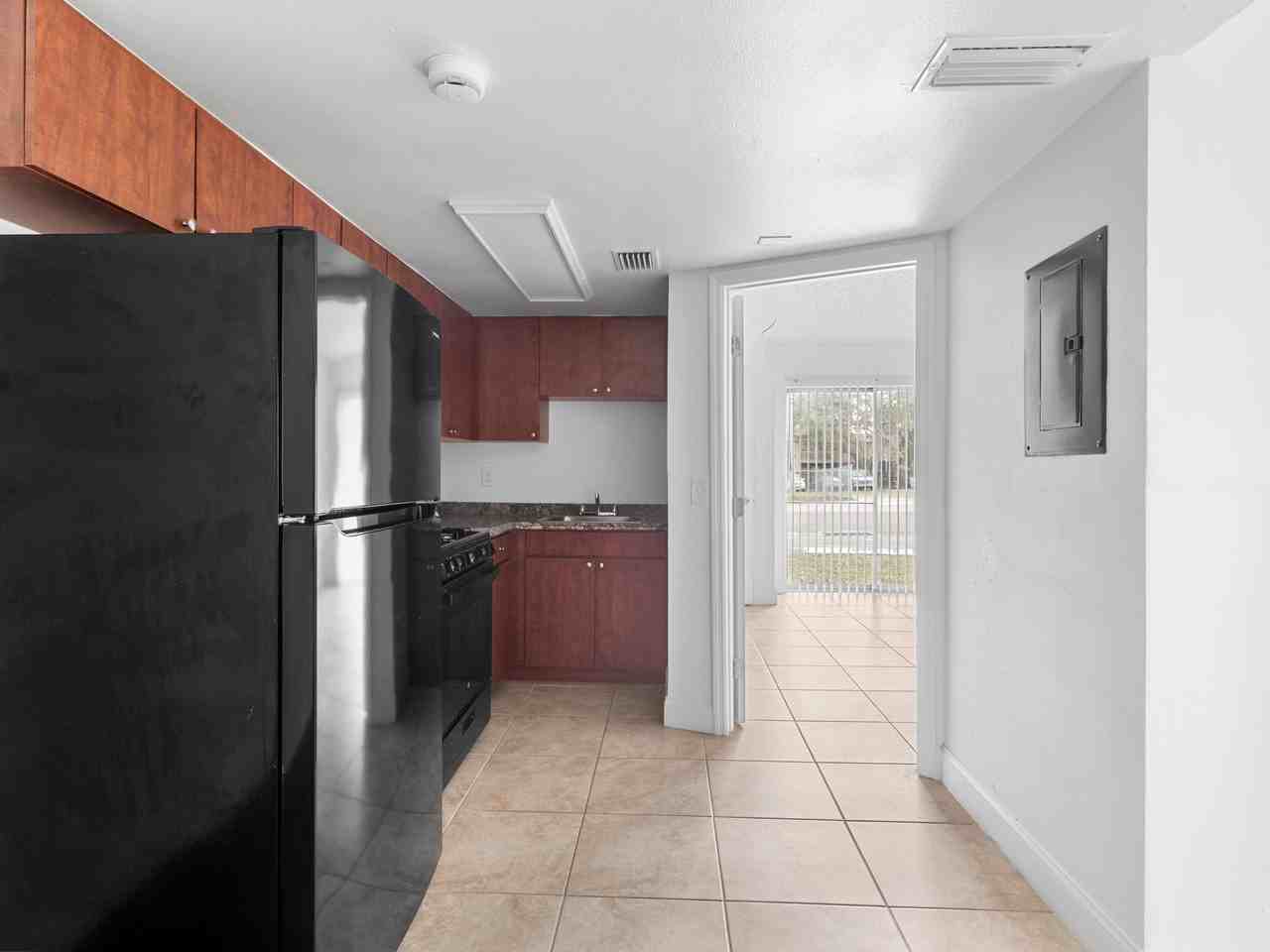 12401 N 15th St #225E - Photo 7 of 11