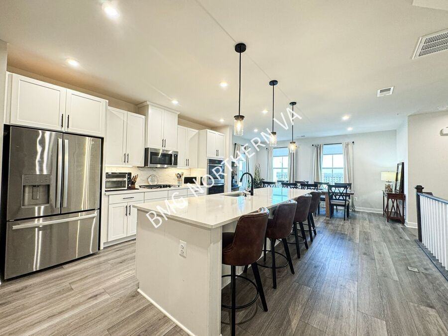 1636 Kirkman St - Photo 7 of 38