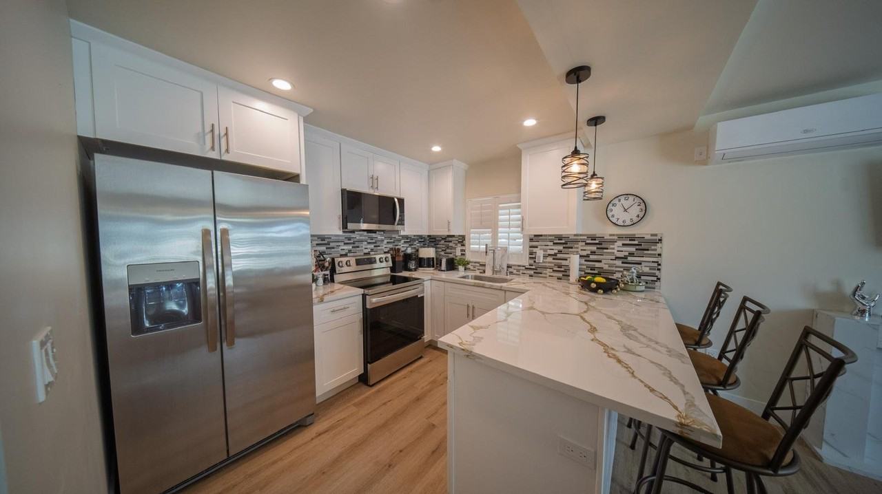 1541 W 65th St - Photo 7 of 22