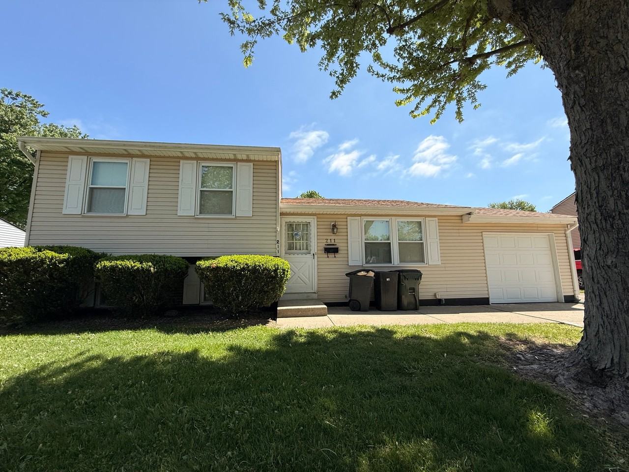 211 Butler Trl - Photo 2 of 19