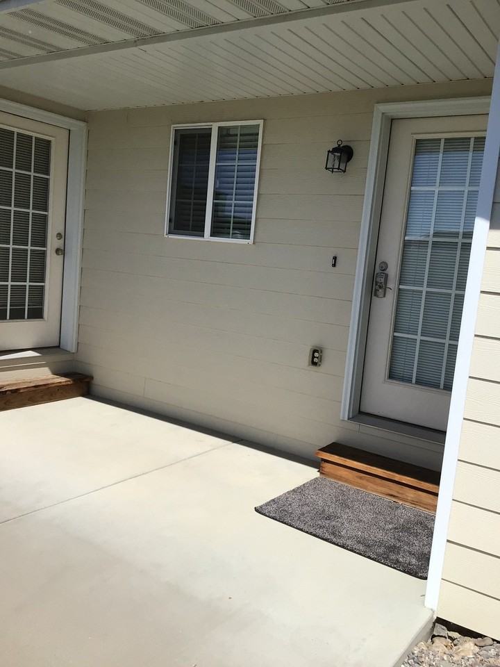 3134 New Hope Dr - Photo 2 of 15