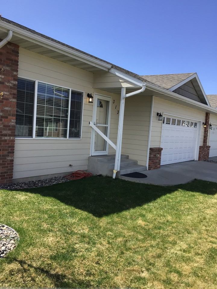 3134 New Hope Dr - Photo 3 of 15