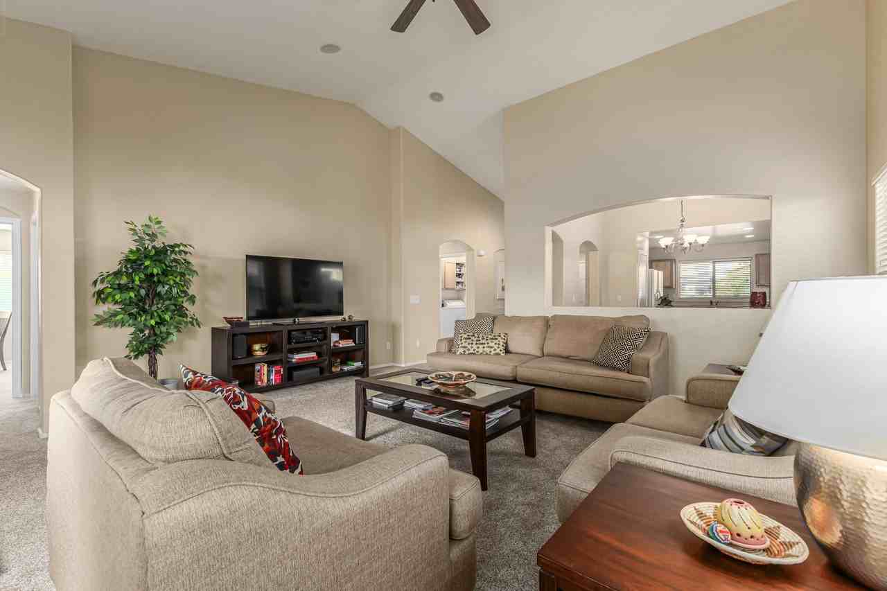 23277 S 215th St - Photo 4 of 18