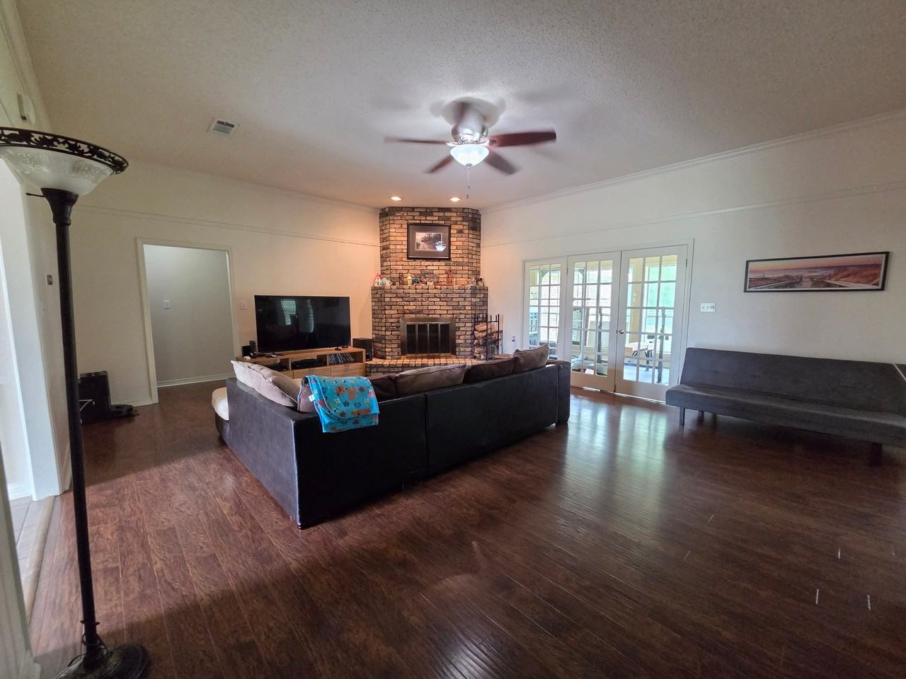 1140 Allison Dr - Photo 5 of 18