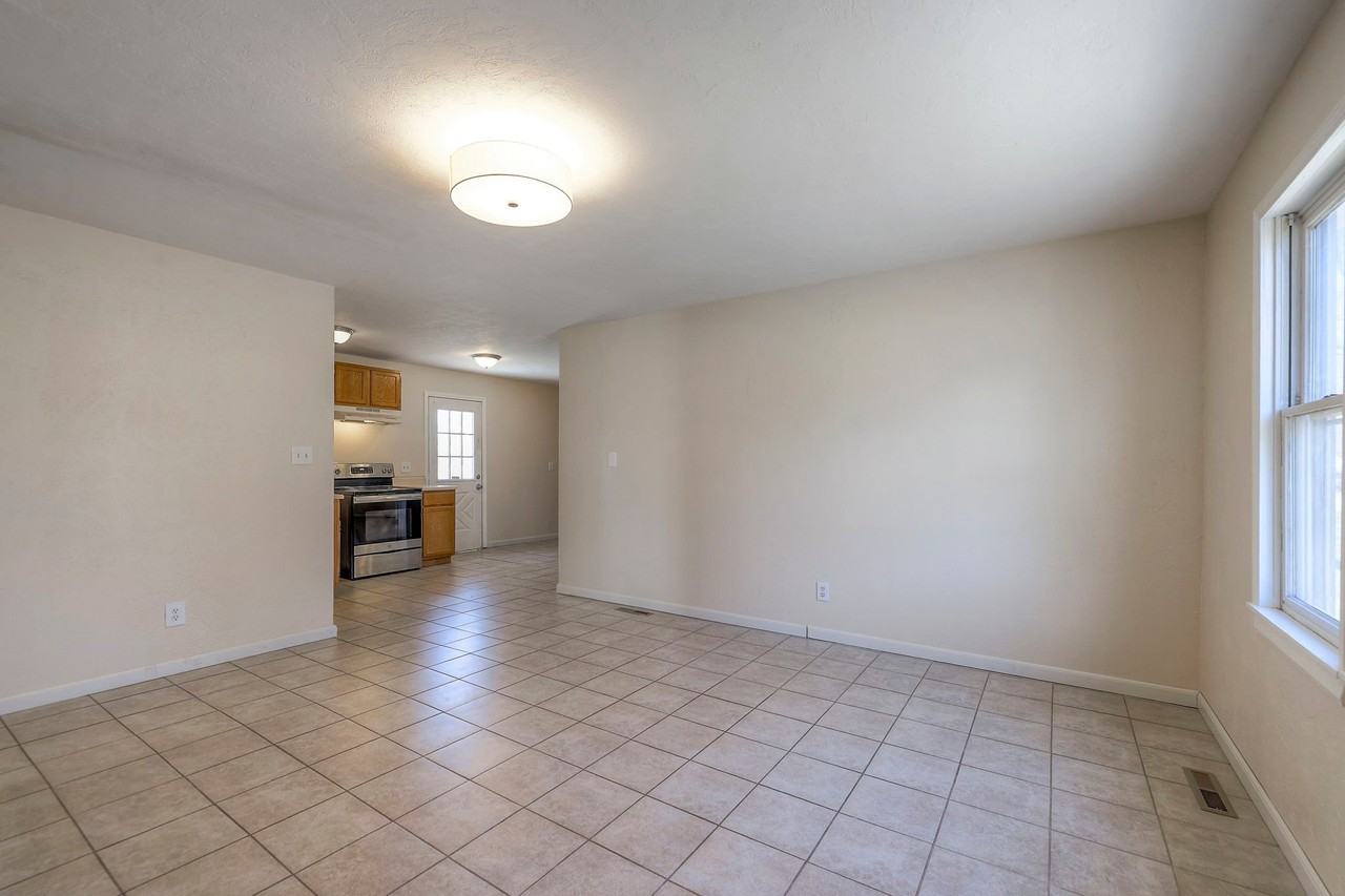 709 N Woodland St - Photo 3 of 14