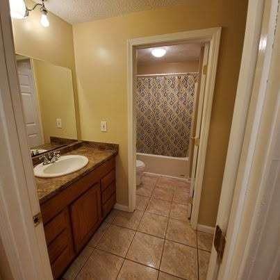 220 Hunt Club Cir #B - Photo 2 of 5