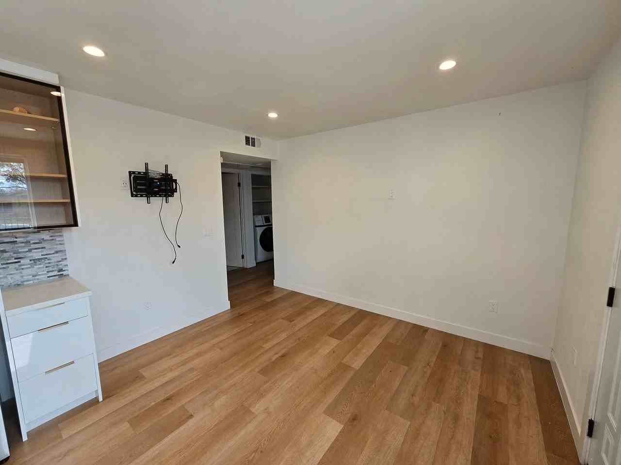 14929 Titus St #A - Photo 5 of 19