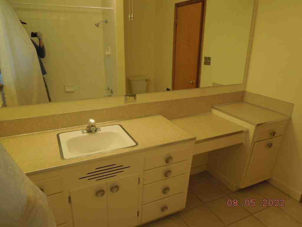 1420 W Koch St #1420 - Photo 5 of 9