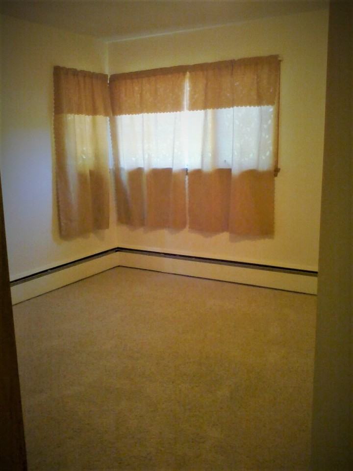 1420 W Koch St #1420 - Photo 7 of 9