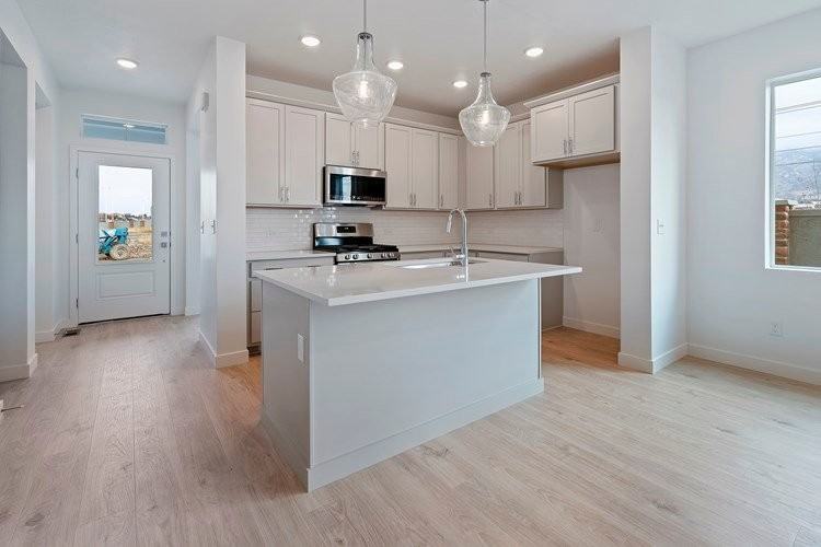 4814 W Washoe Ct - Photo 6 of 20