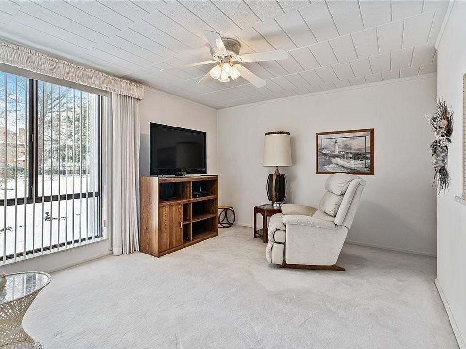 900 Washington Rd #11 - Photo 6 of 19