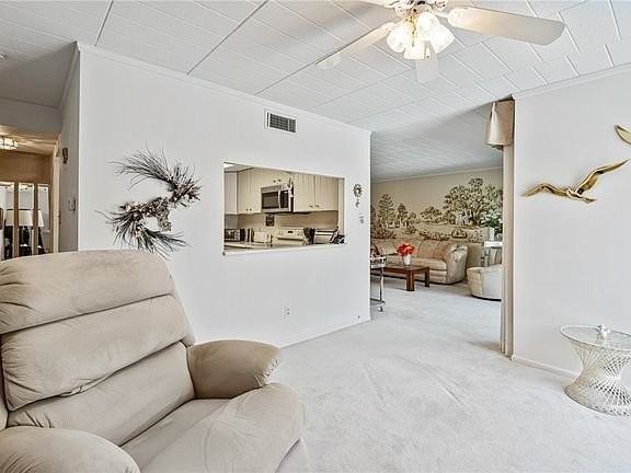 900 Washington Rd #11 - Photo 7 of 19