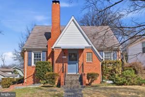 featured image of 3225 Chestnut St Ne