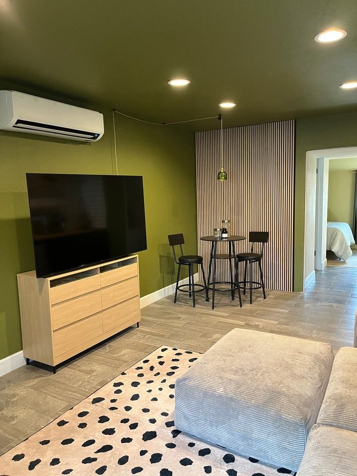 2520 N 29th St - Photo 4 of 12