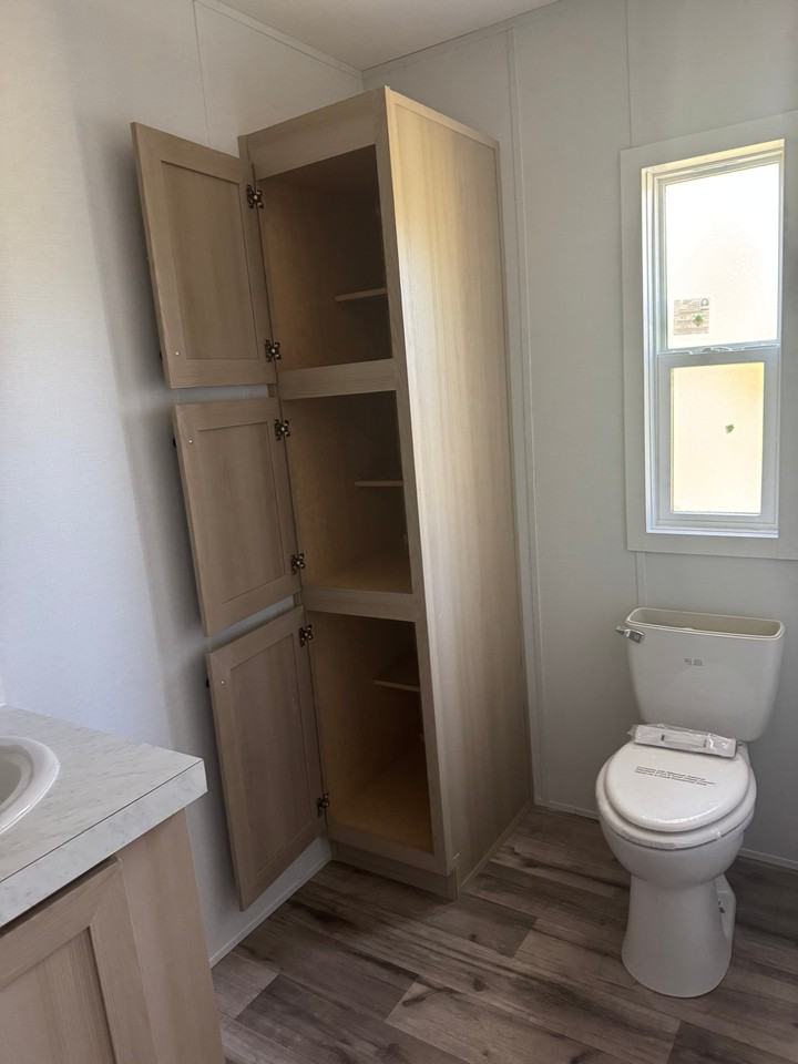 217 Little Ave W - Photo 4 of 8
