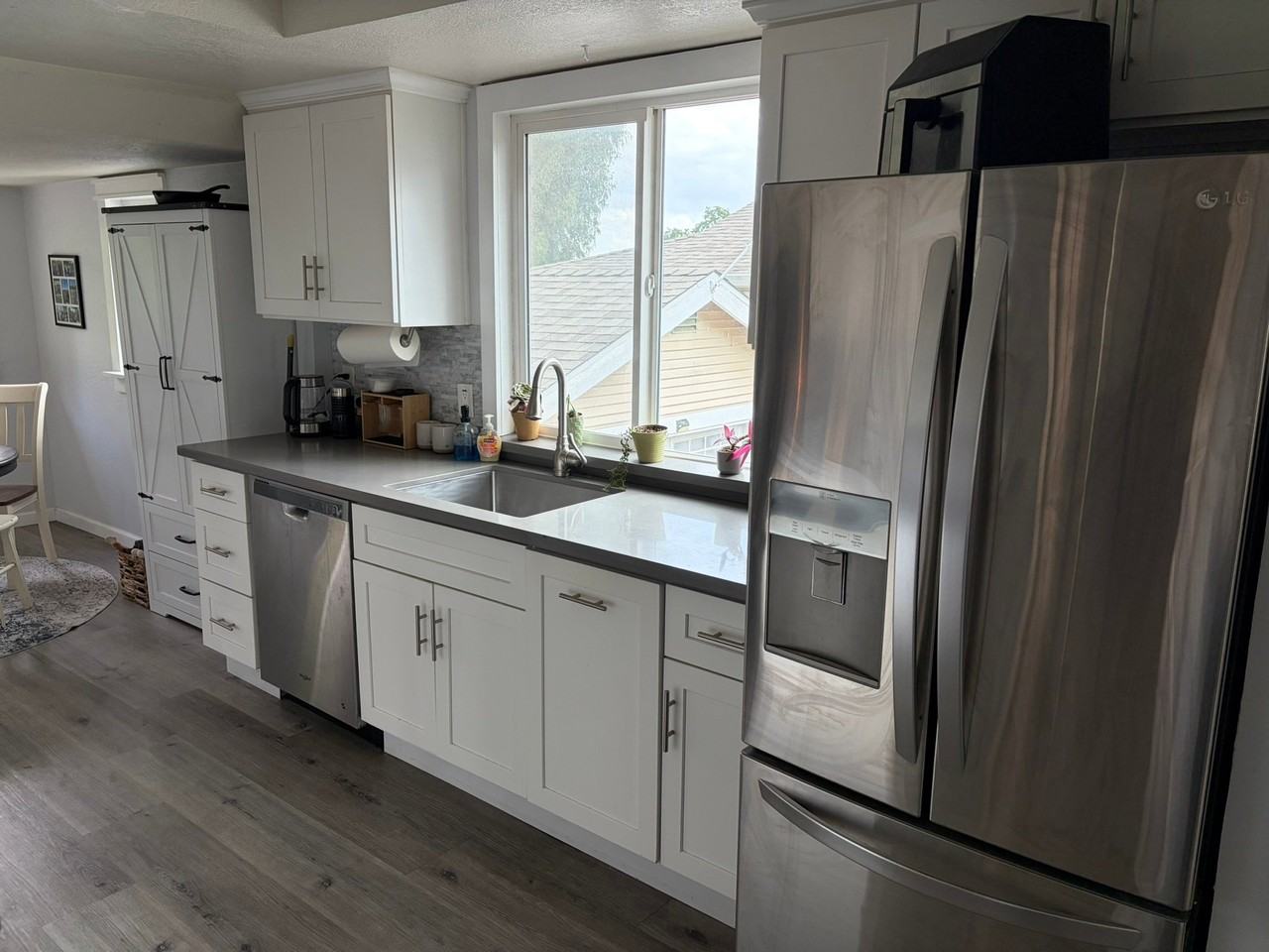 2320 Saxon St - Photo 6 of 16