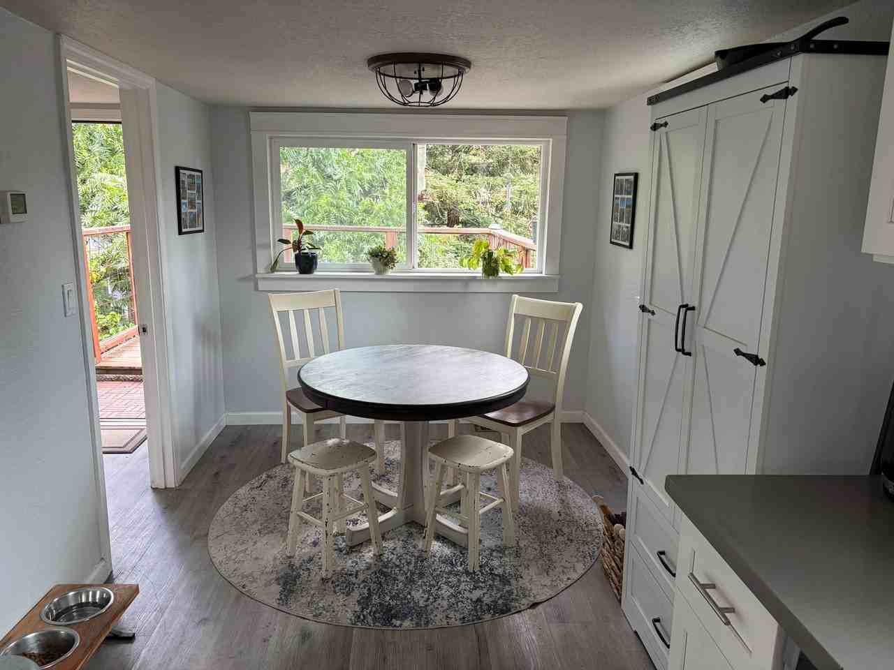 2320 Saxon St - Photo 7 of 16