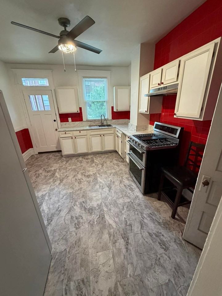 3339 Webster Ave - Photo 4 of 12