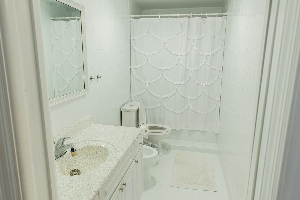 1020 Sw 84th Ave #2 - Photo 6 of 20