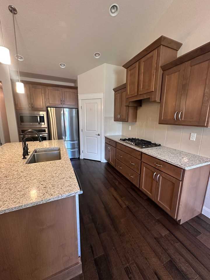 1471 E Summerheights Dr - Photo 4 of 13